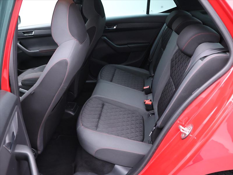 Škoda Fabia 1,0 TSI 81kW CZ Monte Carlo - fotka 13 z 29