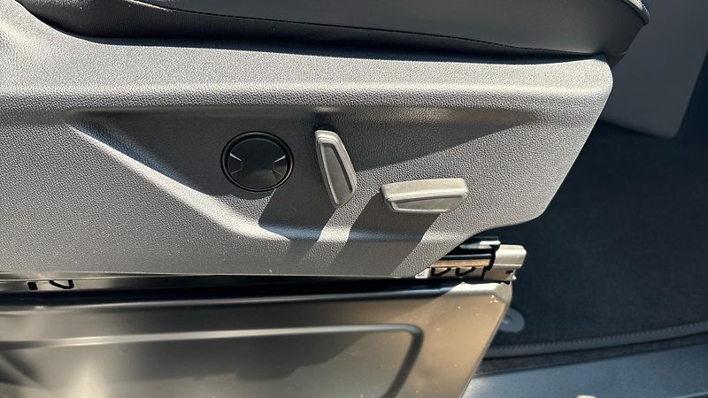 Ford Tourneo Custom (2026) 2.0 AWD Titanium X L2 + Tažné - fotka 25 z 39