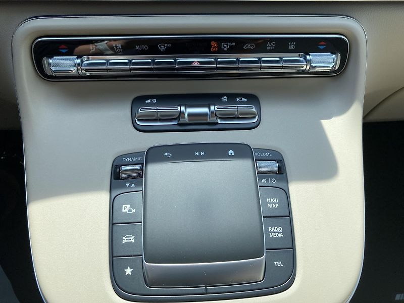 Mercedes-Benz Třídy V V 300d/XL 4M AMG AVANTGARDE - fotka 27 z 28