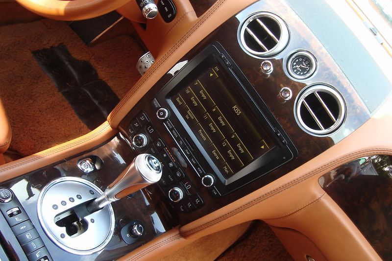 Bentley Continental Flying Spur (2013) SPEED 6.0 W12 - fotka 37 z 49