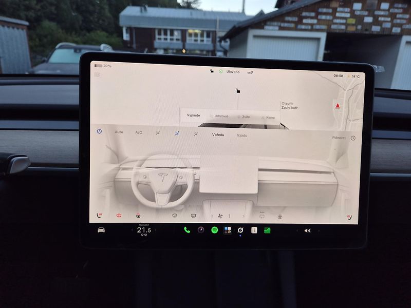 Tesla Model Y RWD 235kw 95,3 % - fotka 31 z 49