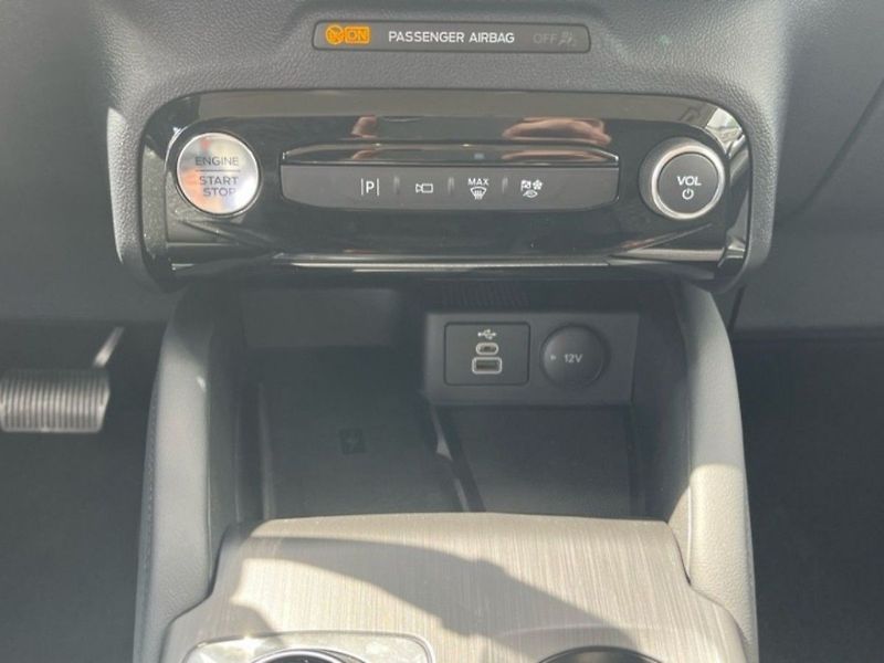 Ford Kuga 2.5HEV,132KW,TITANIUM,CZ,1.MAJ - fotka 11 z 14