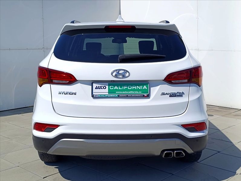 Hyundai Santa Fe 2,2 CRDi 4x4 Aut., Navi Kamera - fotka 8 z 45