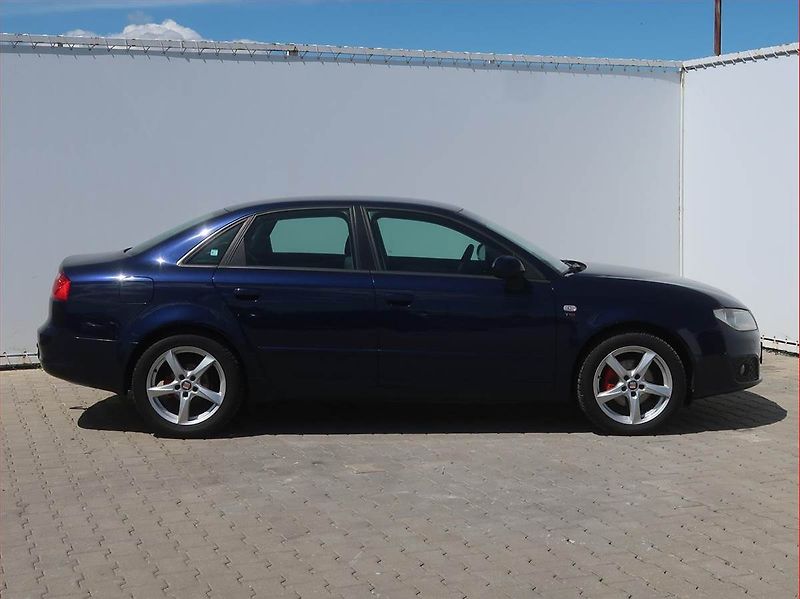 Seat Exeo (2011) 2.0 TDI, Serv.kniha, Tempomat - fotka 6 z 16
