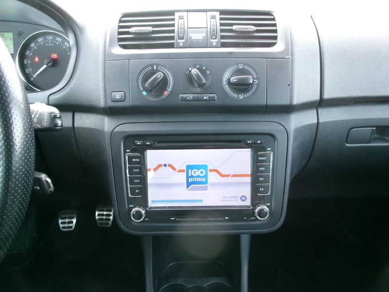 Škoda Fabia (2012) 1,2 TSI KLIMA ALU HF BT - fotka 24 z 25