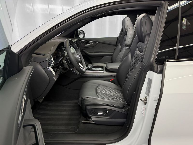 Audi Q8 60TFSI e QUATTRO, MASÁŽE, B&O - fotka 11 z 31