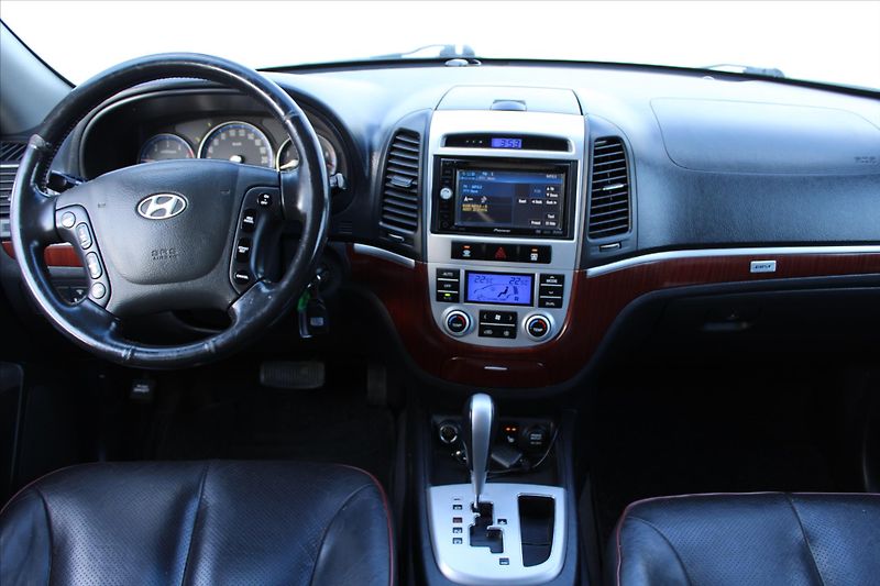 Hyundai Santa Fe 2.2CRDi 114kW AWD A/T TAŽNÉ ČR - fotka 15 z 22