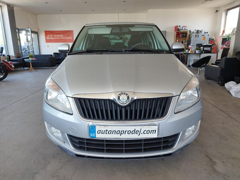 Škoda Fabia (2010) 1,2TSI,63KW,KLIMA,TAŽNÝ,ČR - fotka 2 z 25