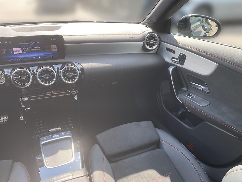 Mercedes-Benz CLA CLA 250 e Shooting Brake  - fotka 11 z 27
