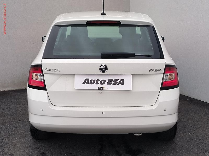 Škoda Fabia (2018) 1.0 TSi, 2.maj,ČR, Style - fotka 5 z 18