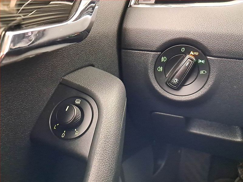 Škoda Octavia (2017) Style 1.6 TDI, Navi, Tempomat - fotka 17 z 19
