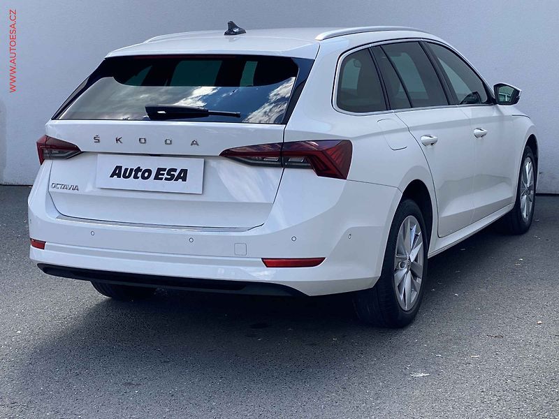 Škoda Octavia (2022) 2.0 TDi, ČR, Style, LED, navi - fotka 4 z 20
