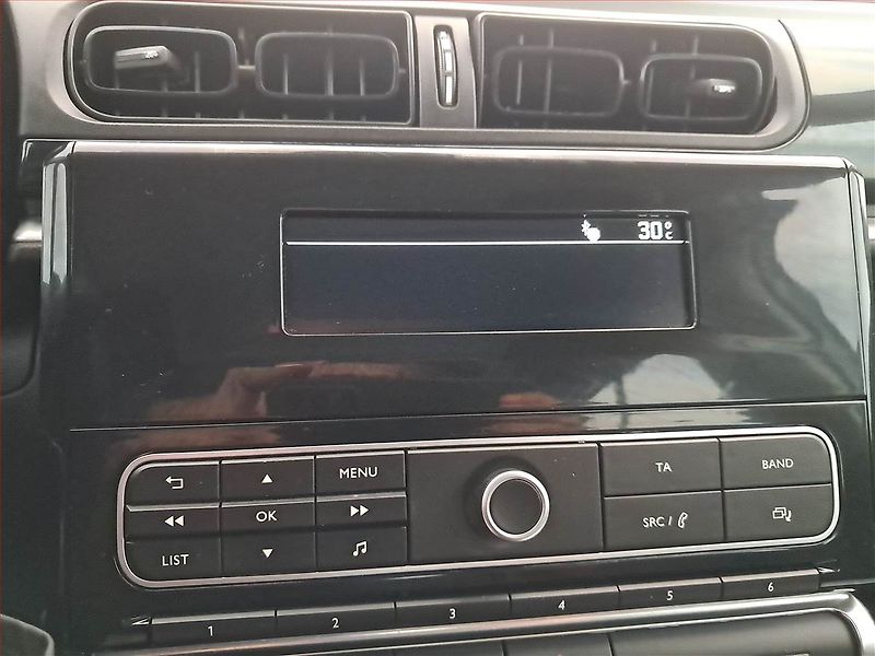 Citroën C3 (2017) 1.2 PureTech, Tempomat - fotka 12 z 17