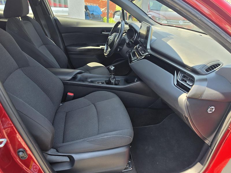Toyota C-HR 1.2 T Navigace Park Senzor  - fotka 25 z 26