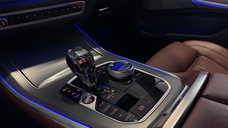 BMW X5 M50i V8 Laser Tažné HUD Záruka - fotka 23 z 33