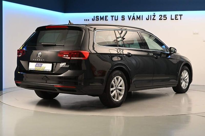 Volkswagen Passat (2023) 2.0 LED DSG ACC VIRTUAL Kamera - fotka 5 z 34
