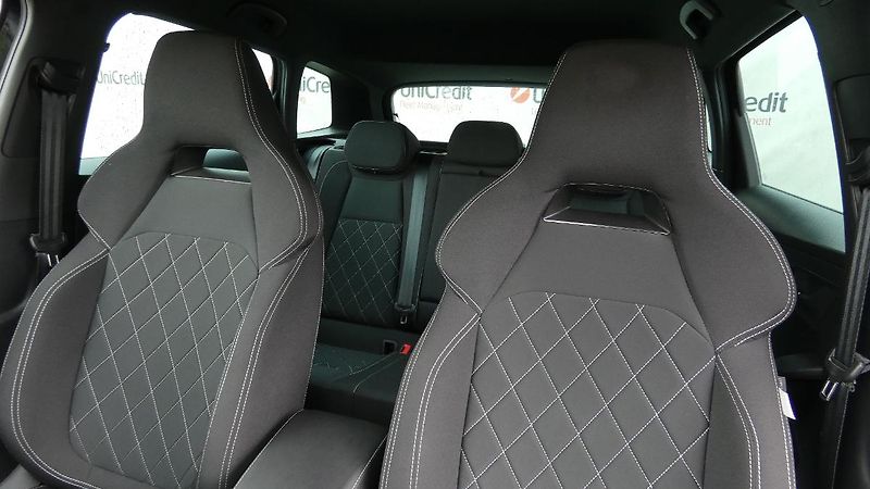 Škoda Karoq 1,5 TSI DSG Sportline - fotka 7 z 23