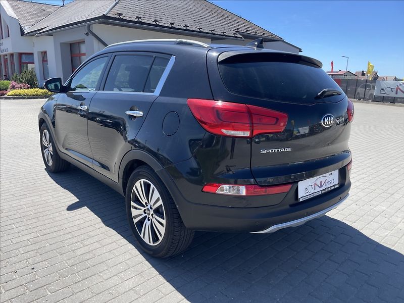Kia Sportage 2,0 CRDi 135kw 4x4 LED bez kor - fotka 3 z 40