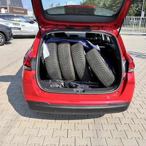 Hyundai i30 WG 1.0T-GDi 88kW REZERVACE - fotka 29 z 29