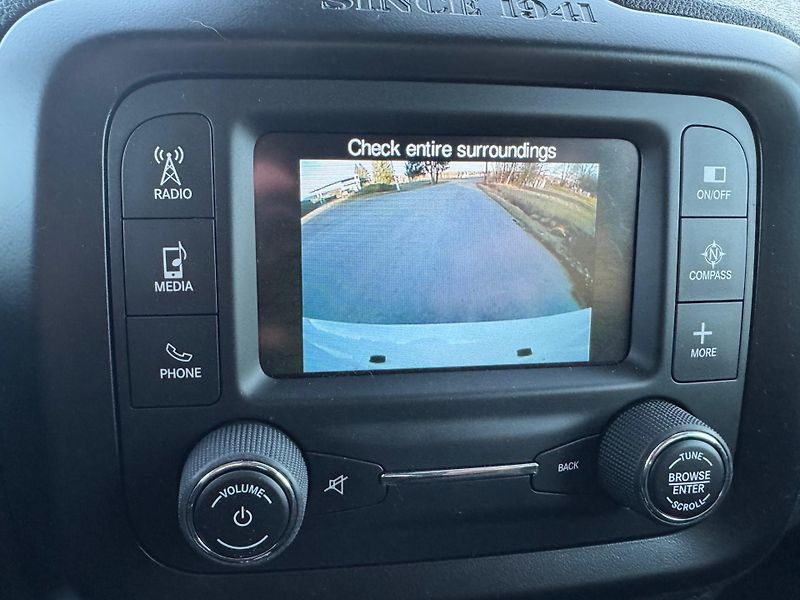 Jeep Renegade (2015) 2.4 AUTOMAT 4x4,SERVISNÍ KNIHA - fotka 26 z 30