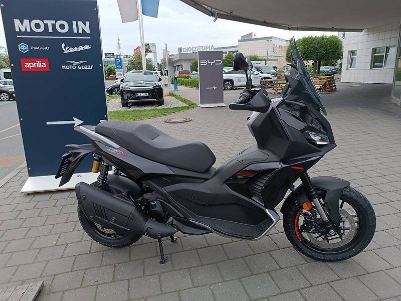Aprilia (2026) SR GT 400 Rugget Black - fotka 7 z 9