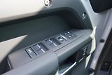 Land Rover Defender (2026) 110 X-Dynamic SE P300e       - náhled 13