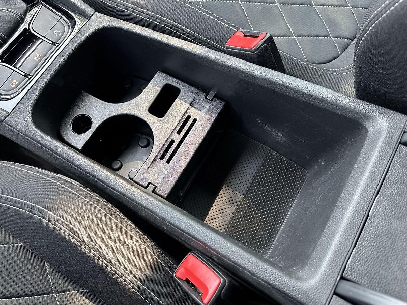 Škoda Karoq (2024) 1.5 TSI DSG Sportline - fotka 23 z 33