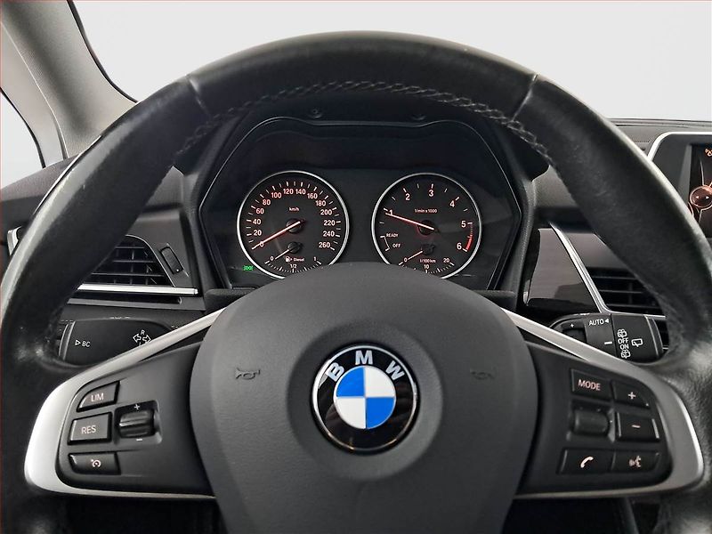 BMW Řada 2 (2016) 218d Gran Tourer, Automat - fotka 17 z 18