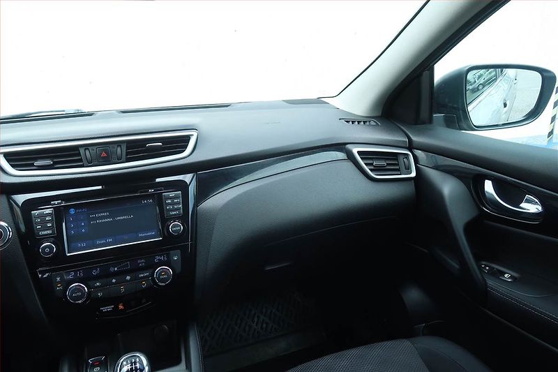 Nissan Qashqai (2016) 1.2 DIG-T, Serv.kniha, Navi - fotka 8 z 23