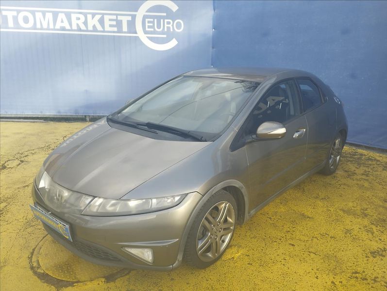 Honda Civic 1,8 V-TEc 103KW AUTOMAT - fotka 1 z 18