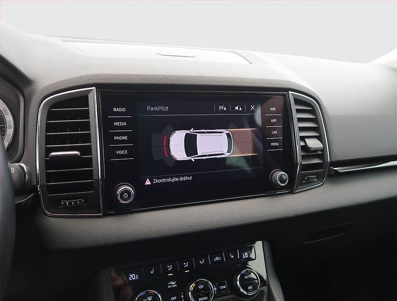 Škoda Karoq (2018) 1.6 TDI, Automat, Serv.kniha - fotka 17 z 23