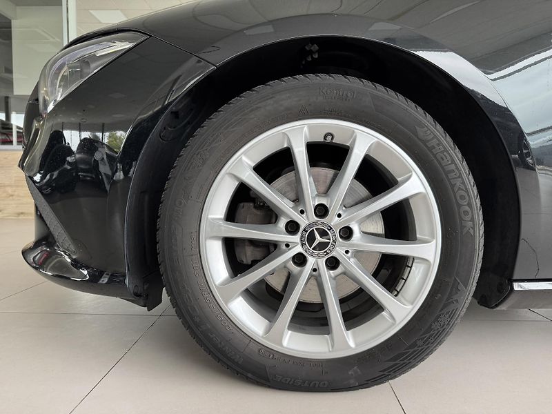 Mercedes-Benz CLA 180 AUT*100kW*REZERVACE! - fotka 32 z 33