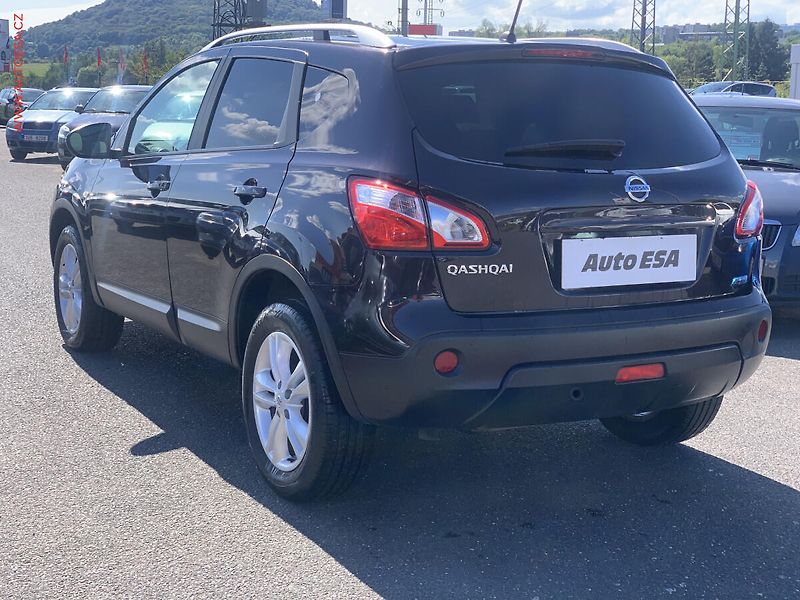 Nissan Qashqai (2013) 1.6dCi, Tekna, kůže, panor - fotka 4 z 20