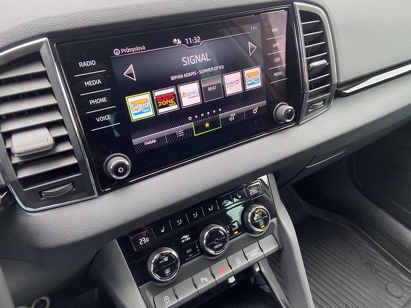 Škoda Karoq 1.5 TSI DSG / 110 kW Style Plu - fotka 17 z 25