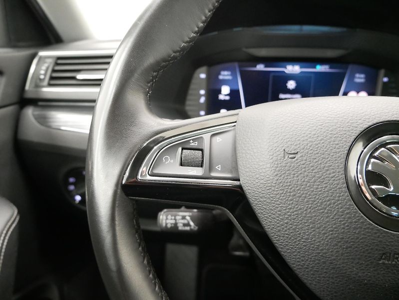Škoda Superb - fotka 14 z 25