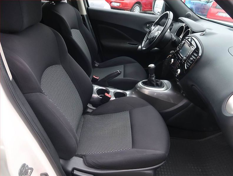 Nissan Juke (2017) 1.2 DIG-T, Serv.kniha - fotka 9 z 15