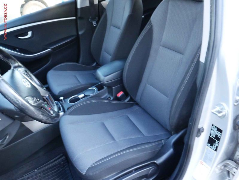 Hyundai i30 (2014) 1.6 CRDi, servis.kniha - fotka 9 z 16
