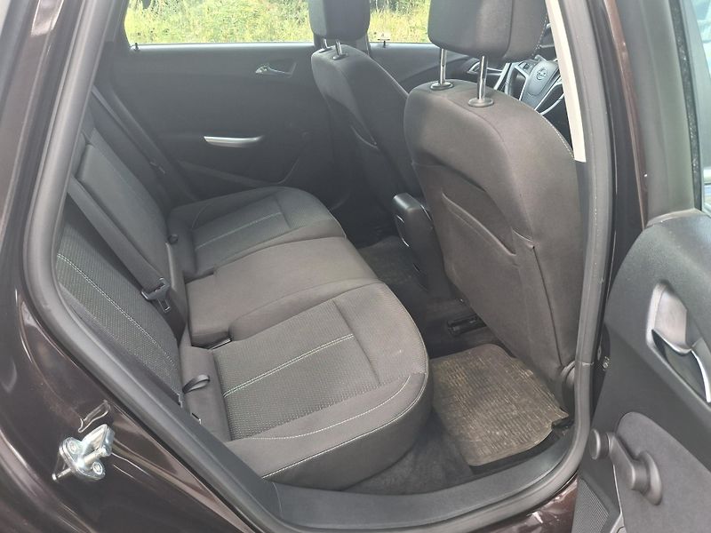 Opel Astra (2012) J ST 1,4 turbo 103 kW - fotka 18 z 20
