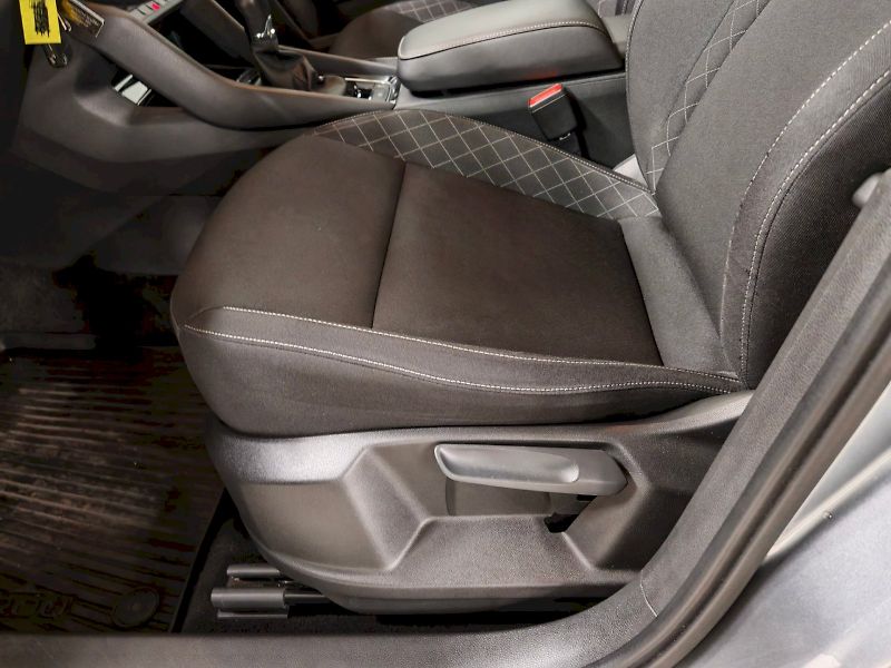 Škoda Karoq (2019) 1.6 TDI 85 kW Ambition - fotka 20 z 27