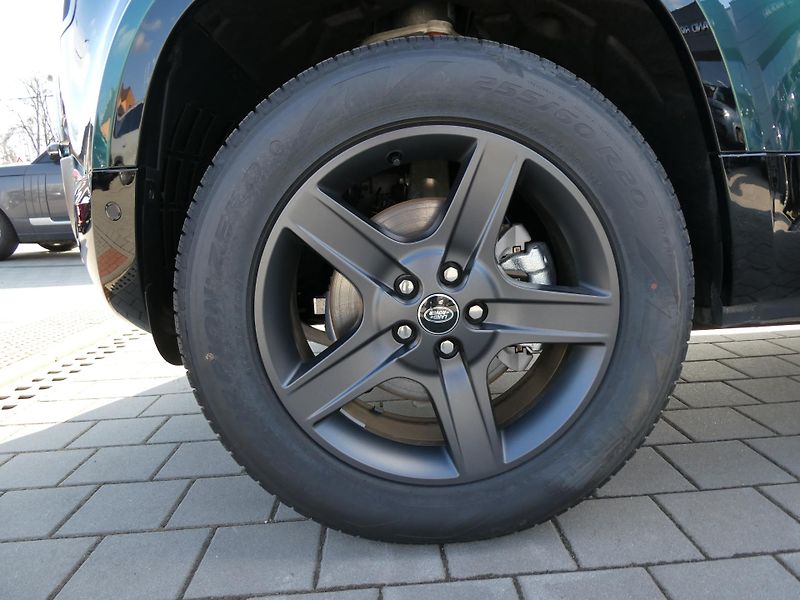 Land Rover Defender (2026) 110 3,0 X-Dynamic SE D200 - fotka 2 z 37