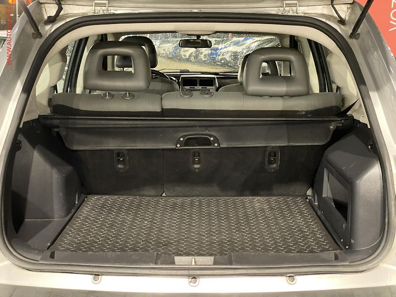 Jeep Compass (2007) 2.0CRDi 4x4, 1.maj, AC - fotka 7 z 15