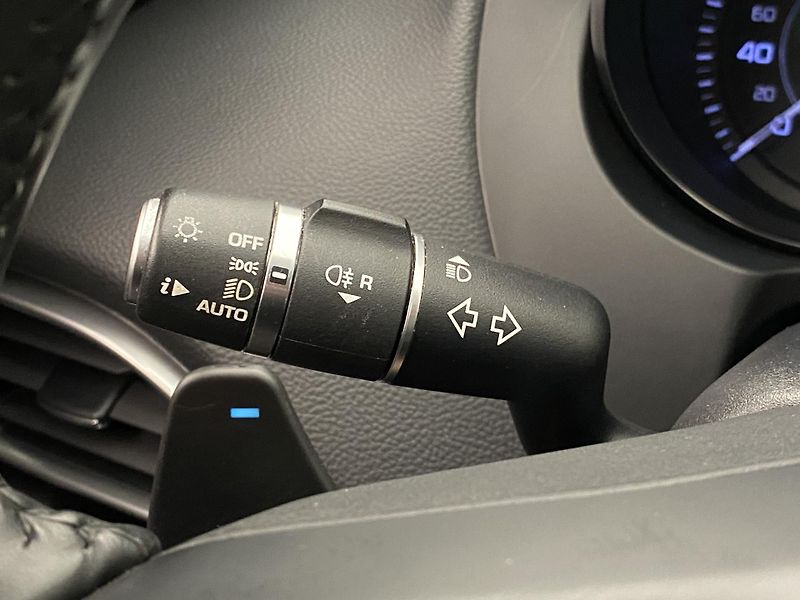 Jaguar XE 2.0D 132kW PURE AUT  - fotka 21 z 40