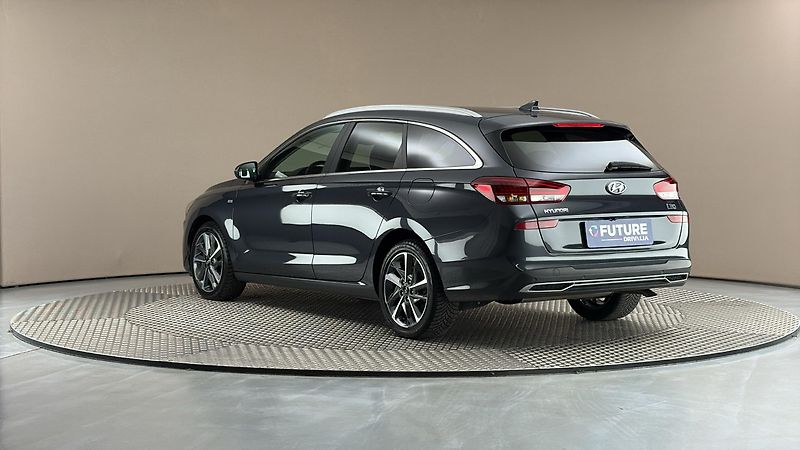 Hyundai i30 1.5 T-GDI AUT Style Kombi - fotka 2 z 28