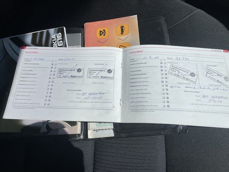Škoda Octavia 2,0 TDi 103kw BKD Klimatronic - fotka 23 z 35