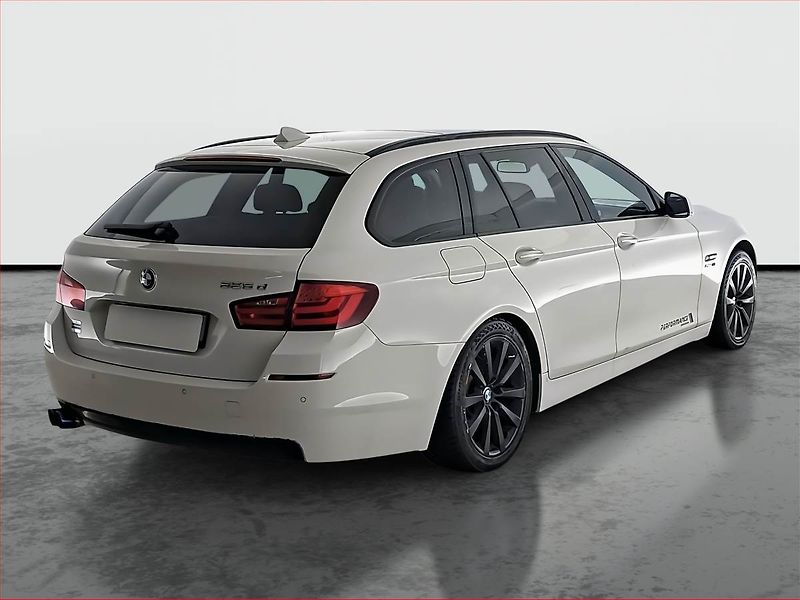 BMW Řada 5 (2012) 525d xDrive, 4X4, Automat - fotka 5 z 21
