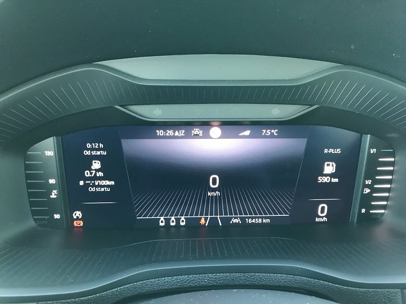 Škoda Karoq (2025) SEL TS 110/1.5 M6F - fotka 7 z 26