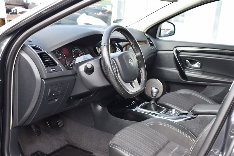 Renault Laguna 2,0 dCi 110KW NATÁČ. ZAD.NÁP. - fotka 16 z 49