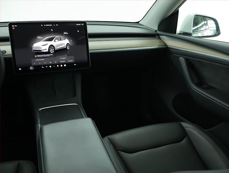 Tesla Model Y (2023) Long Range AWD 79kWh, SoH 92% - fotka 8 z 21