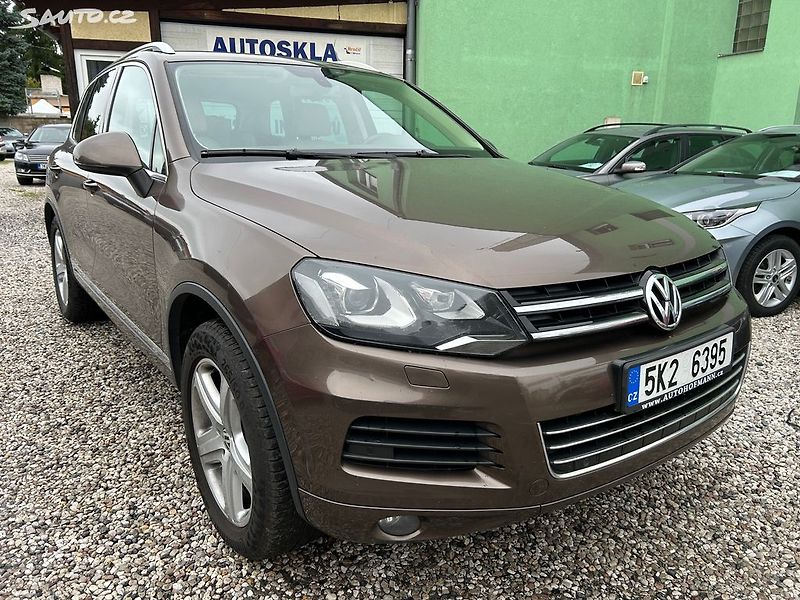 Volkswagen Touareg (2012) 3.0 TDi 180KW pěkný stav - fotka 3 z 27