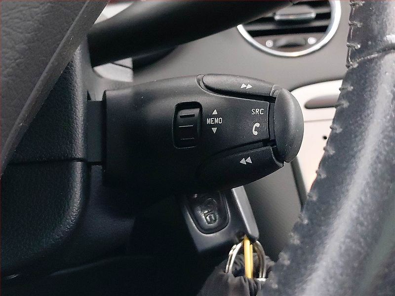 Peugeot 308 (2012) 1.6 HDi, Tempomat - fotka 19 z 20